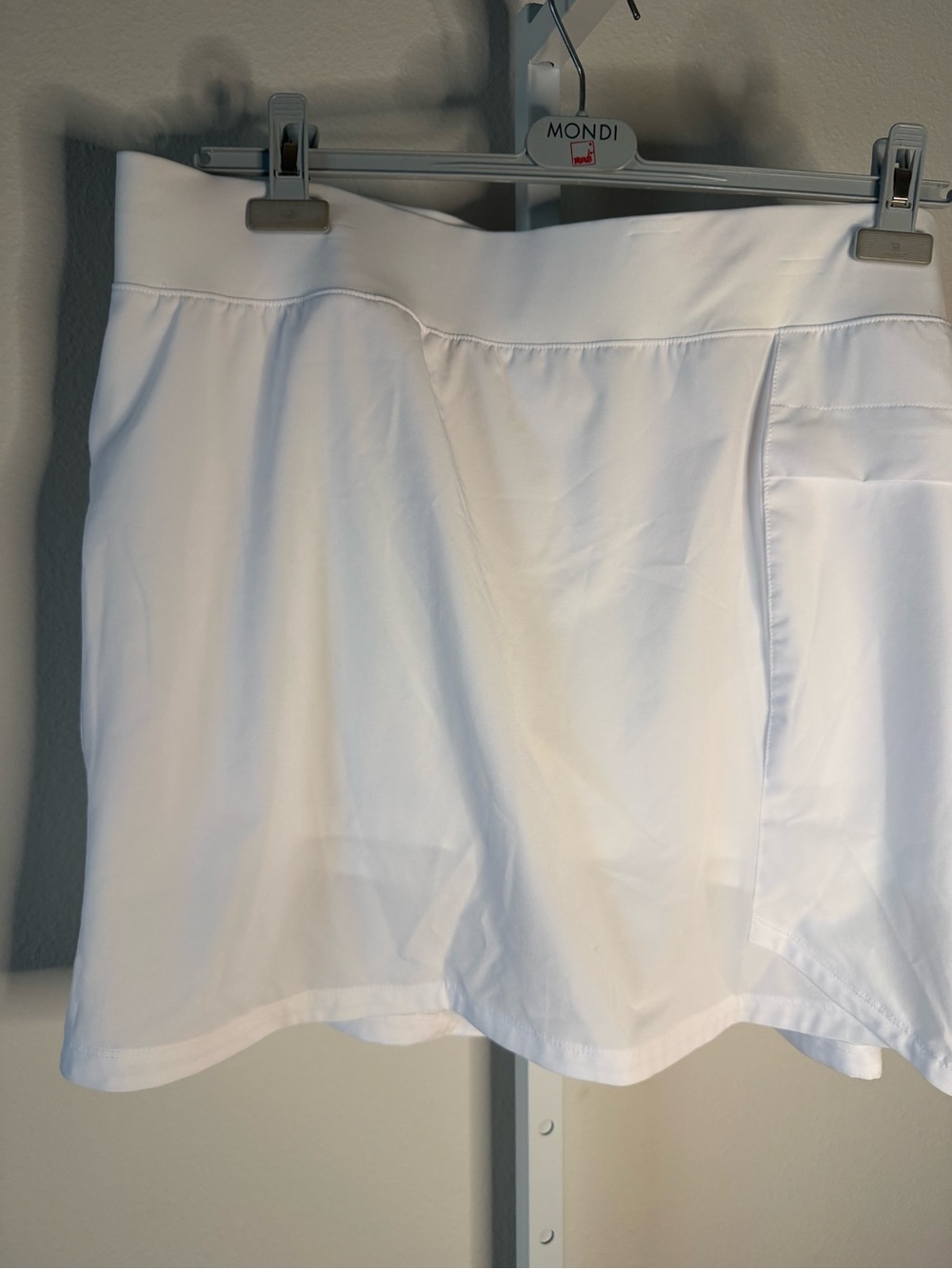 NWT-Reel Legends White Women's Adventure Skort